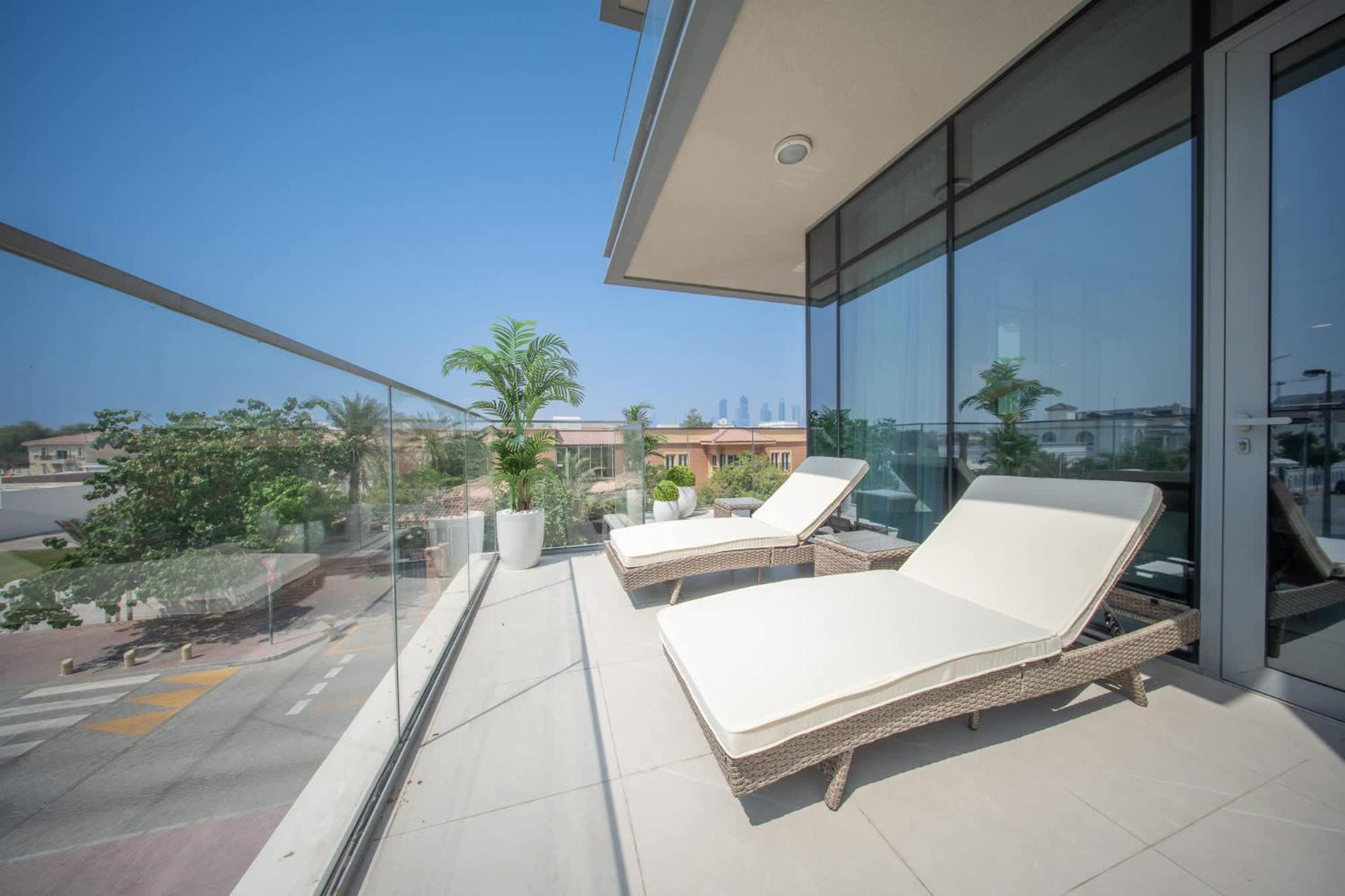 Modern 2 Bedroom - Canal Front Apartment