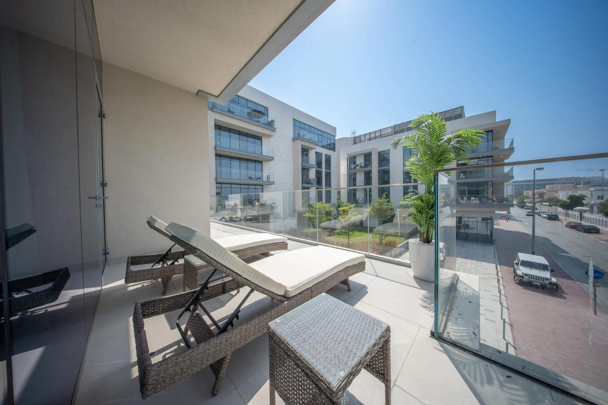 Modern 2 Bedroom - Canal Front *