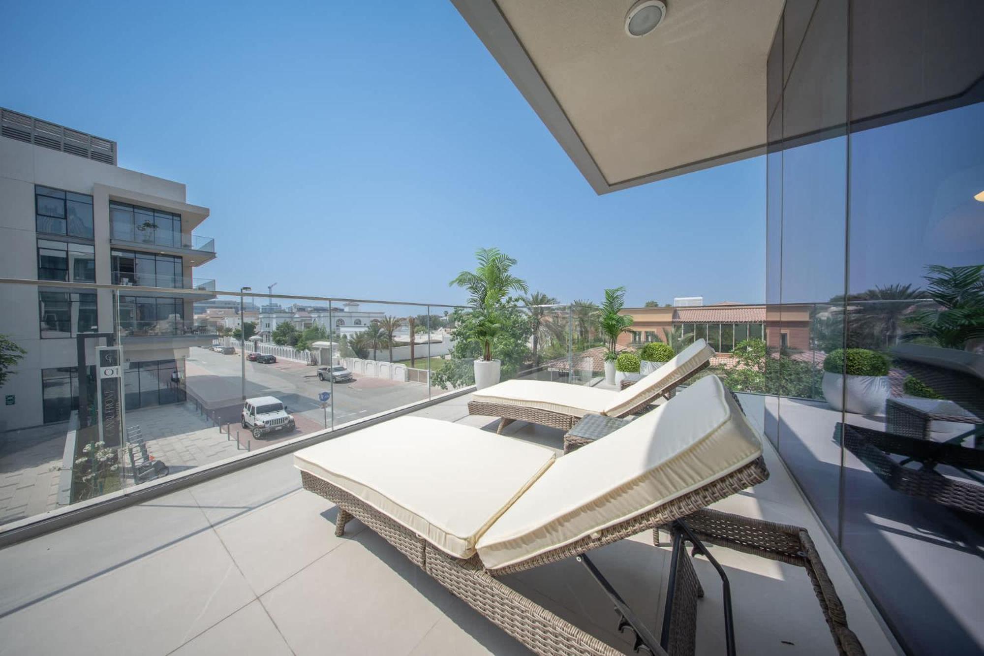 Modern 2 Bedroom - Canal Front Apartment *