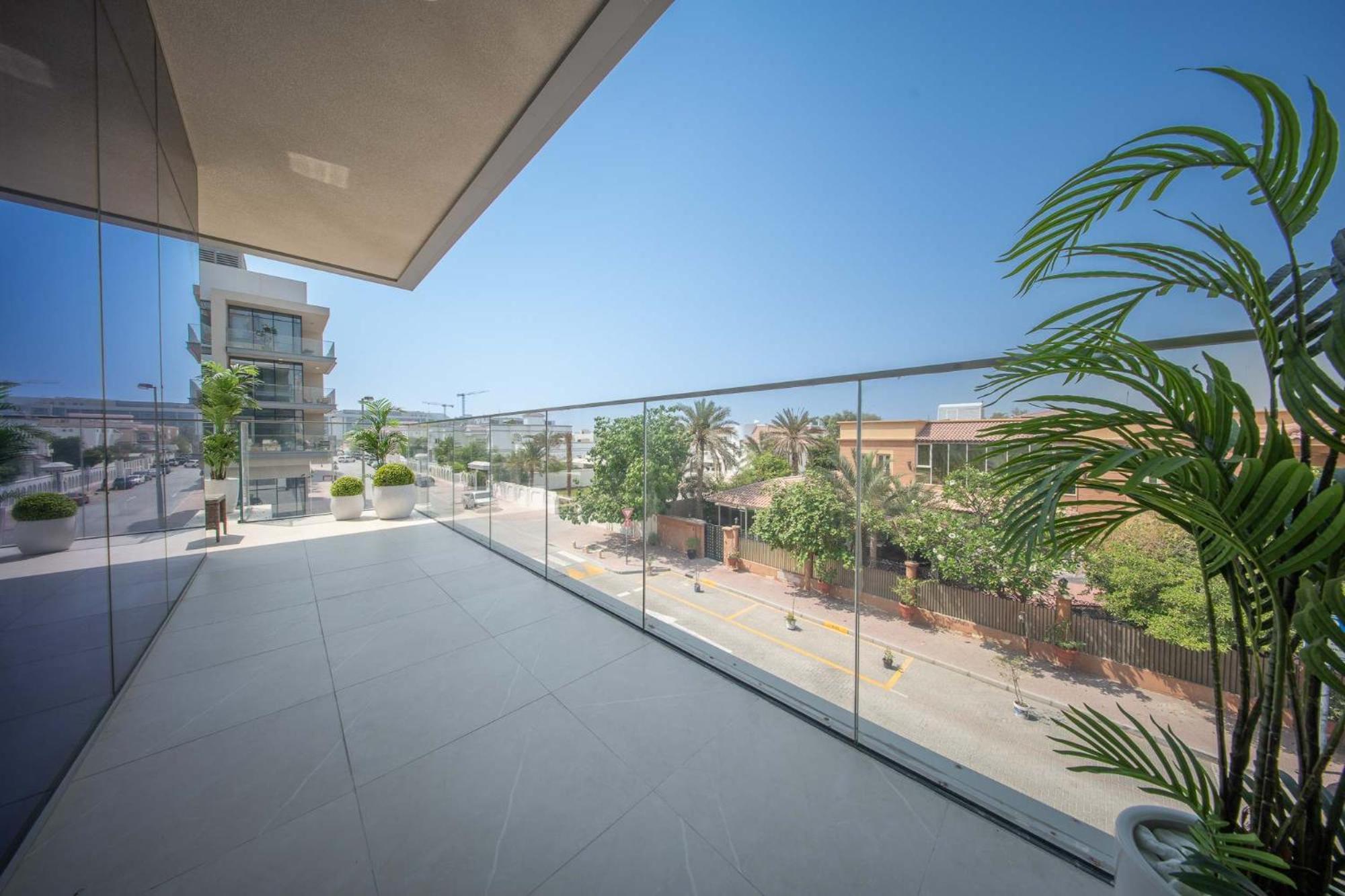 Modern 2 Bedroom - Canal Front *