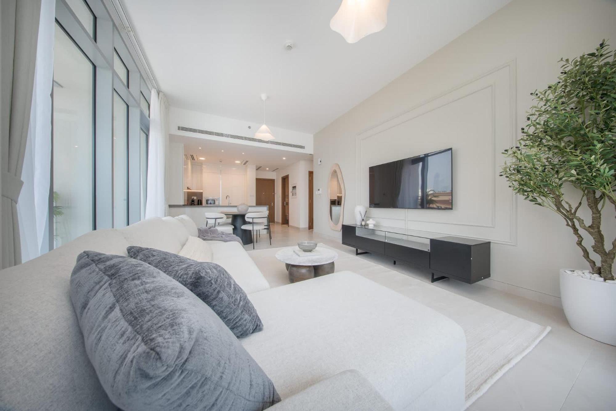 Modern 2 Bedroom - Canal Front Apartment