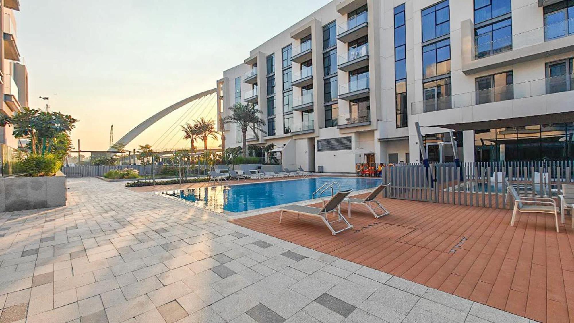 Modern 2 Bedroom - Canal Front Dubai