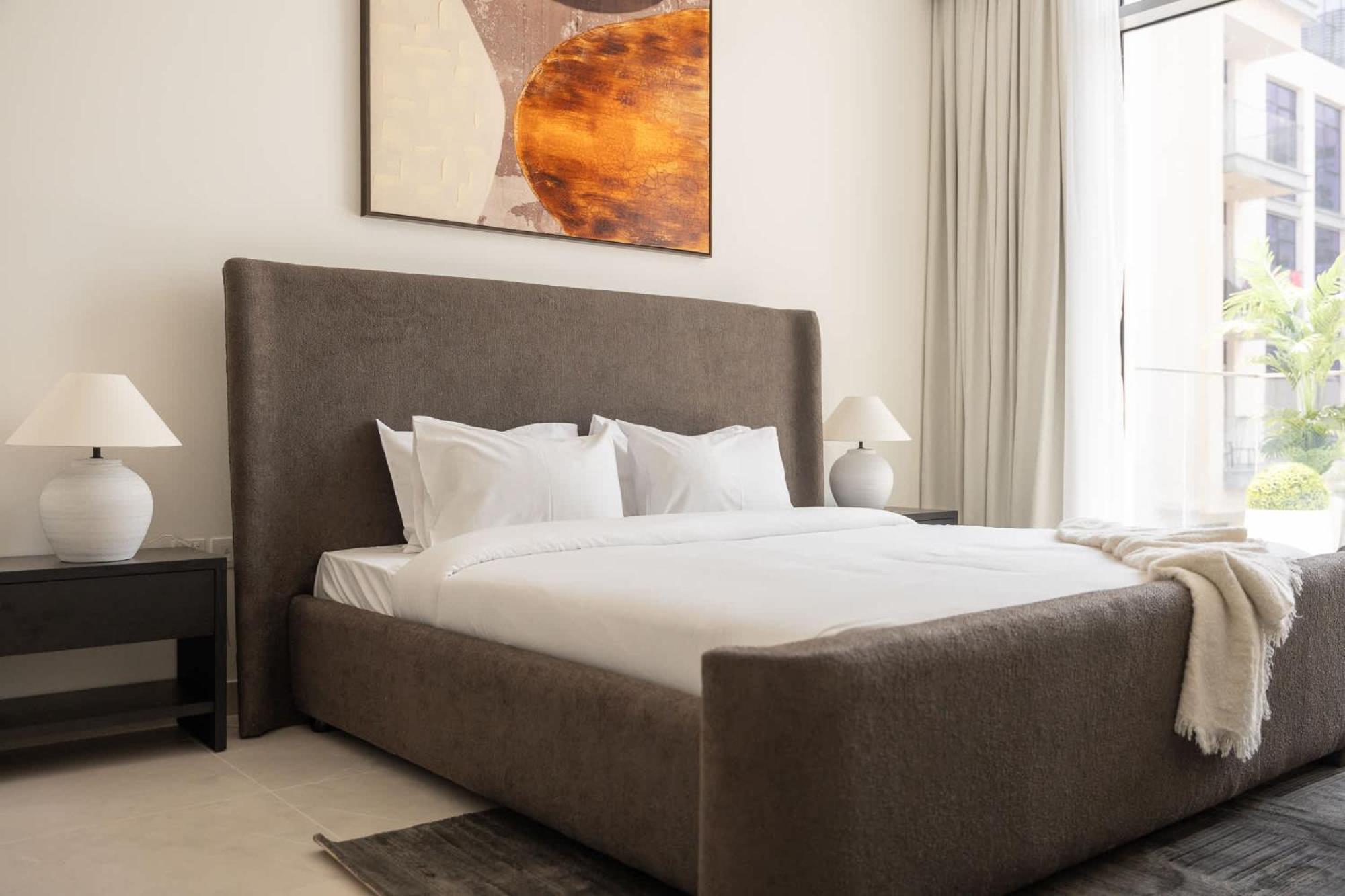 Modern 2 Bedroom - Canal Front Dubai